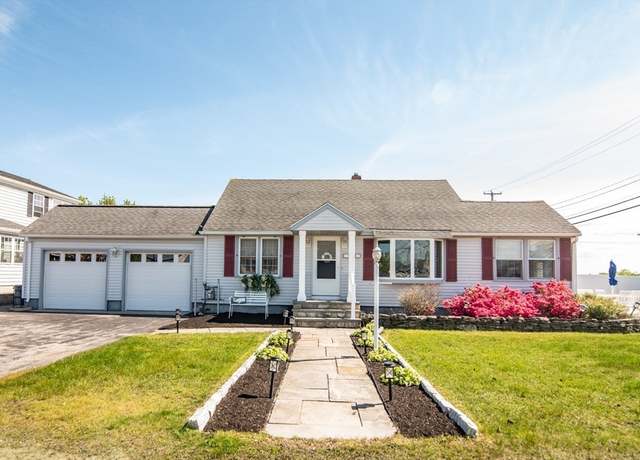 Property at 558 Hudson St, Seabrook, NH 03874, 3 beds, 2 baths
