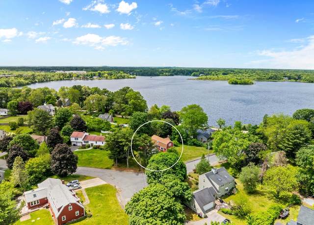 Property at 29 Saddle Dr, Bridgewater, MA 02324, 3 beds, 1.5 baths