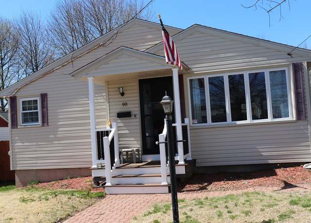 Property at 90 Larchwood Rd, Methuen, MA 01844, 2 beds, 1.5 baths