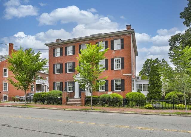 Property at 124 High St #2, Newburyport, MA 01950, 2 beds, 2.5 baths