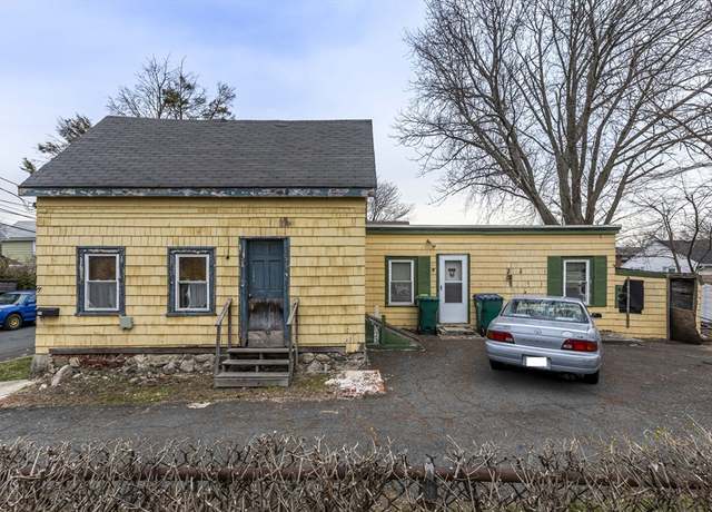 Property at 17 Lummus Ct, Lynn, MA 01904, 3 beds, 1 bath