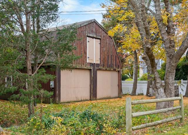 Property at 4 Captain's Ln, Mattapoisett, MA 02739