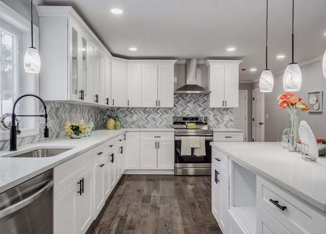 Property at 11 Fox Farm, Agawam, MA 01030, 4 beds, 3.5 baths