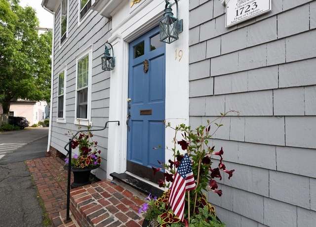 Property at 19 Franklin St #4, Marblehead, MA 01945, 2 beds, 1 bath