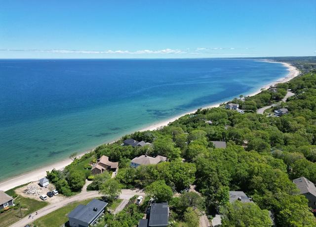 Property at 48 Menotomy Rd, Plymouth, MA 02360, 3 beds, 2 baths