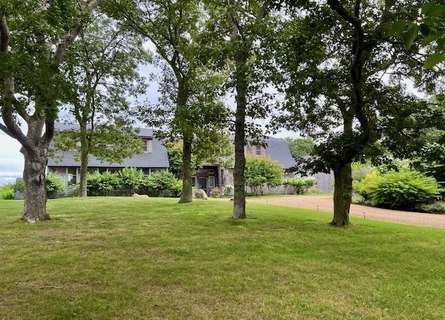 Property at 19 Locust Ln, Aquinnah, MA 02535, 6 beds, 34.5 baths