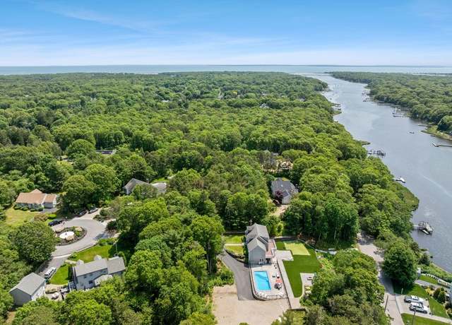 Property at 35 Rose Meadow Ln, Falmouth, MA 02536, 4 beds, 3.5 baths