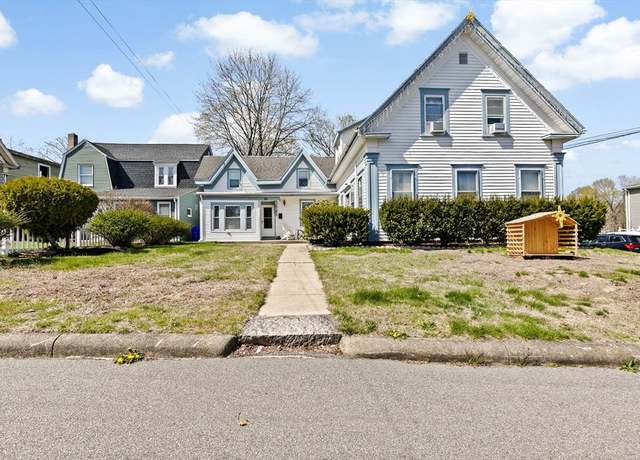 Property at 82 Vernon St, Rockland, MA 02370, 5 beds, 3.5 baths