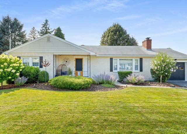 Property at 102 Raven Rd, Lowell, MA 01852, 2 beds, 1.5 baths
