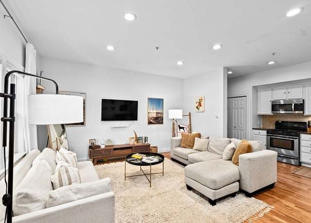Property at 202 K St #4, Boston, MA 02127, 1 bed, 1 bath