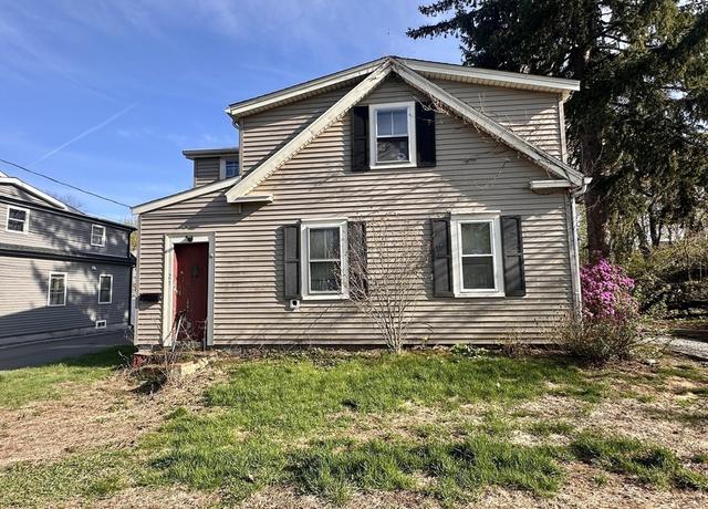 Property at 21 Liberty Ct, Rockland, MA 02370, 4 beds, 1 bath