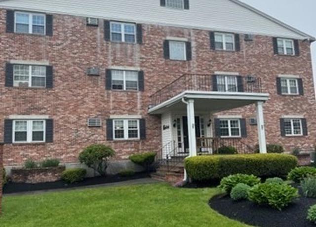 Property at 305 Pine St #18, Lowell, MA 01851, 2 beds, 1 bath