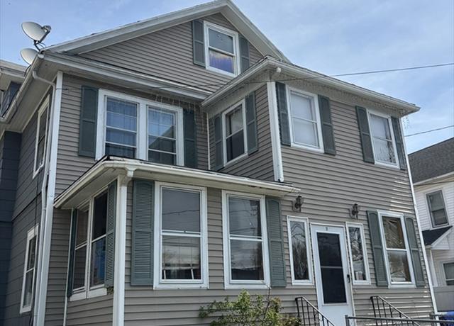 Property at 11-15 Groveland St, Springfield, MA 01108, 6 beds, 2 baths