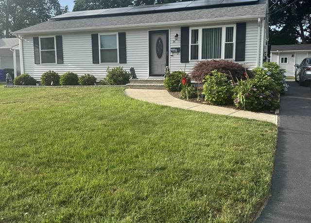 Property at 34 Ridge Dr, East Providence, RI 02914, 3 beds, 2 baths
