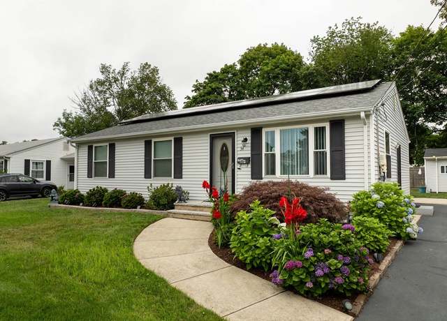 Property at 34 Ridge Dr, East Providence, RI 02914, 3 beds, 2 baths