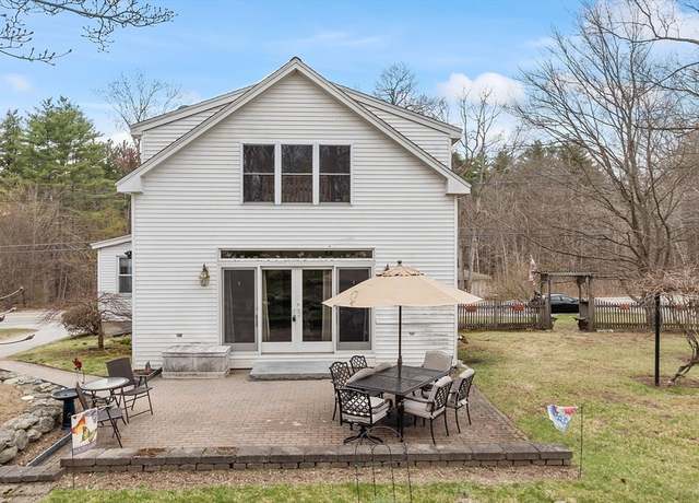 Property at 346 Townsend Rd, Groton, MA 01450, 3 beds, 2 baths