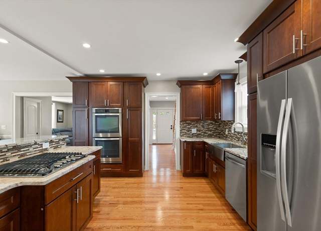 Property at 17 Old Essex Rd, Manchester, MA 01944, 4 beds, 2.5 baths