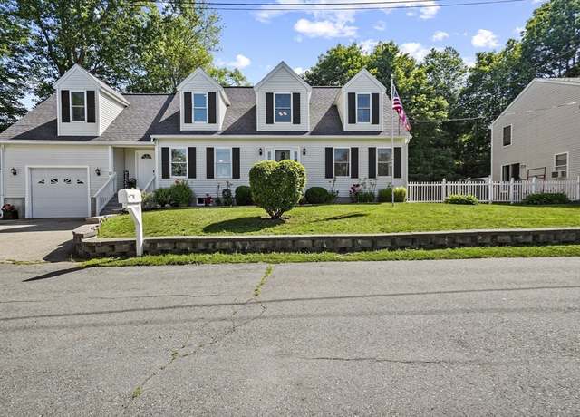 Property at 13 Hoyt Ave, Amesbury, MA 01913, 4 beds, 4.5 baths