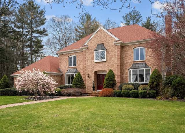 Property at 231 Manns Dr, Hanover, MA 02339, 5 beds, 3.5 baths