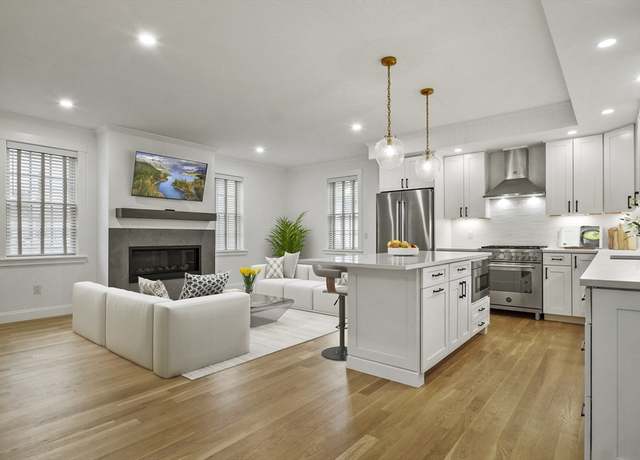 Property at 140 Main St Unit E, Amesbury, MA 01913, 2 beds, 2.5 baths