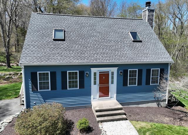Property at 81 Bayview Ave, Berkley, MA 02779, 3 beds, 1.5 baths