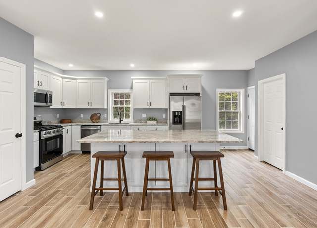 Property at 517 Primrose St, Haverhill, MA 01830, 4 beds, 2.5 baths