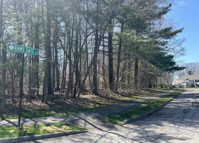 Property at 1 Rams Gate Pl, Shrewsbury, MA 01545