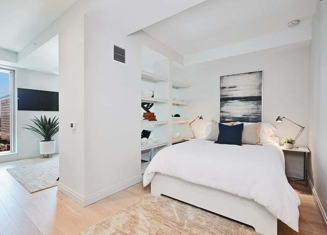 Property at 135 Seaport Blvd #1718, Boston, MA 02210, 1 bath