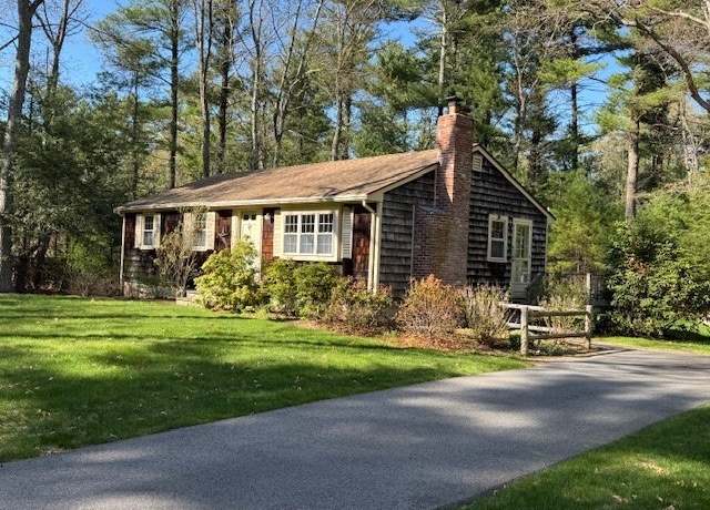 Property at 153 Delorenzo Dr, Duxbury, MA 02332, 3 beds, 1 bath