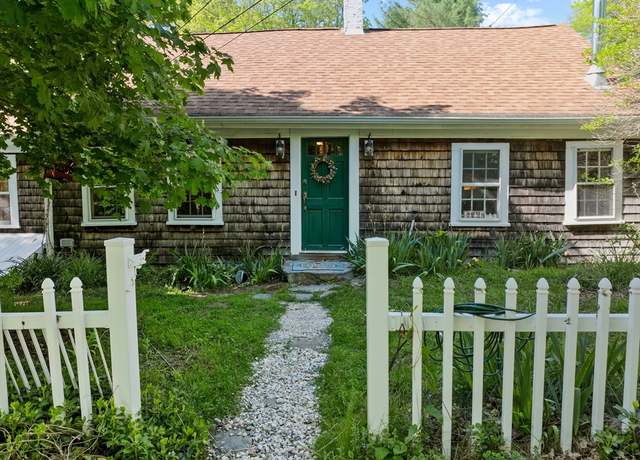 Property at 180 New St, Rehoboth, MA 02769, 3 beds, 1.5 baths