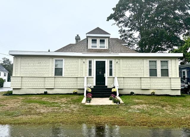 Property at 23 Oak St, Derry, NH 03038, 4 beds, 3 baths