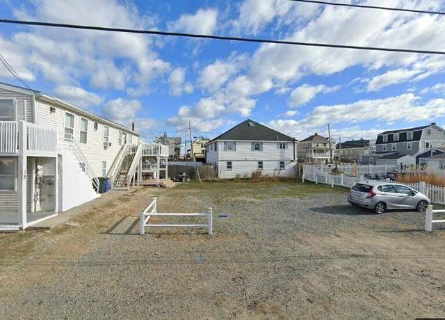 Property at 76 North End Blvd, Salisbury, MA 01952