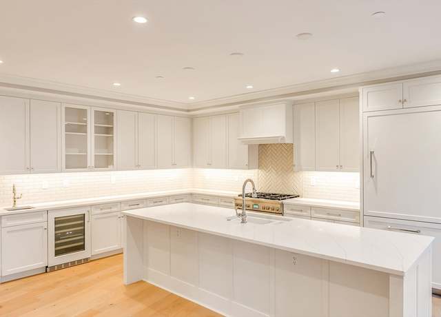 Property at 124 Elm St #202, Cohasset, MA 02025, 2 beds, 2 baths