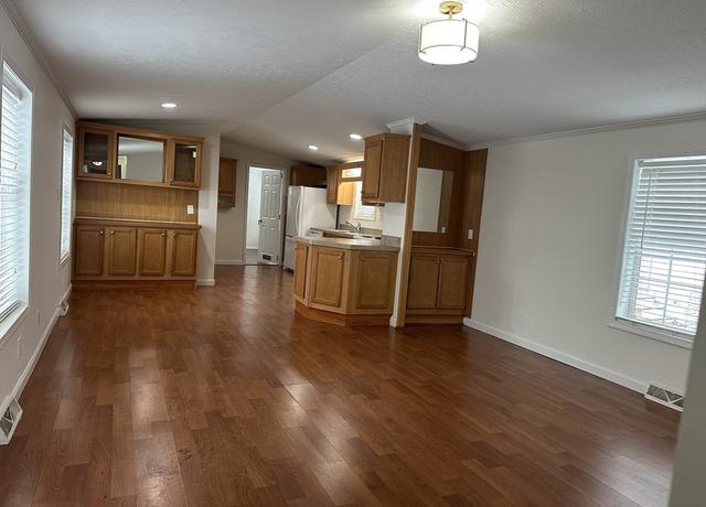 Property at 181 Boston Post Rd E #52, Marlborough, MA 01752, 2 beds, 2 baths