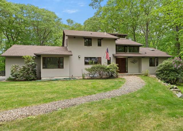 Property at 100 Wildwood Rd, Andover, MA 01810, 4 beds, 3.5 baths