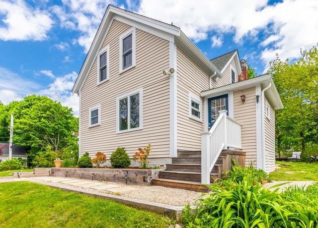 Property at 38 Davis St, Plymouth, MA 02360, 3 beds, 1 bath