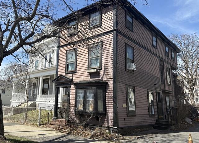 Property at 29 Broad St, Lynn, MA 01902, 3 beds, 2.5 baths