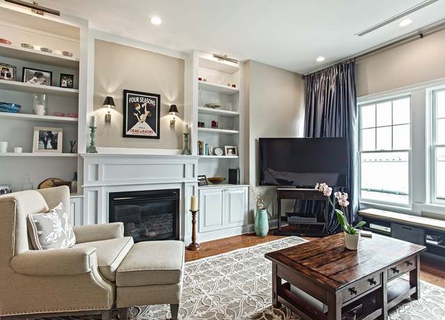 Property at 655 E 2nd St #204, Boston, MA 02127, 3 beds, 2 baths
