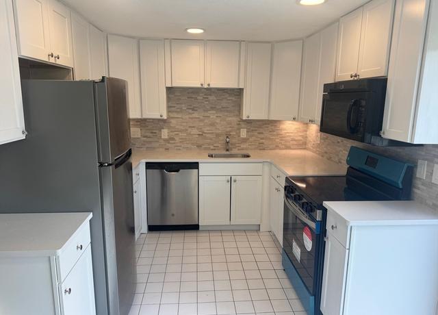 Property at 60A Washington Park Dr #3, Andover, MA 01810, 2 beds, 1 bath