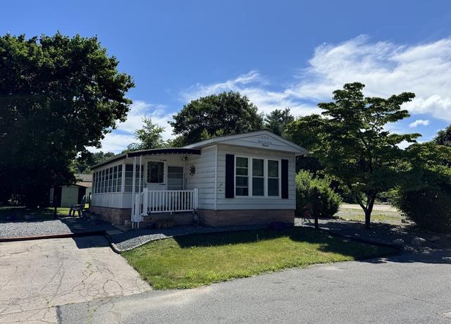 Property at 24 Wildwood Dr, Plainville, MA 02762, 2 beds, 1 bath