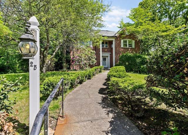 Property at 25 Hundreds Cir, Wellesley, MA 02481, 4 beds, 3.5 baths