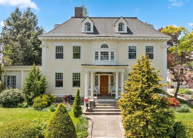 Property at 31 Lenox St, Worcester, MA 01602, 7 beds, 4 baths