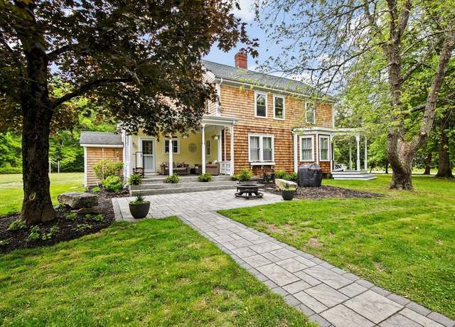 Property at 89 Marion Rd, Rochester, MA 02770, 5 beds, 2 baths