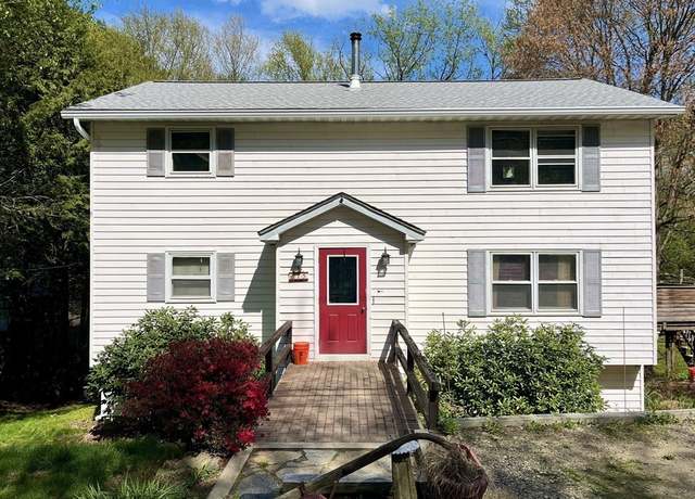Property at 15 Old County Rd, Holland, MA 01521, 6 beds, 3 baths