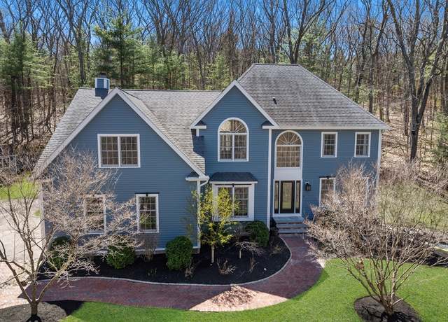 Property at 4 Ridge Rd, Framingham, MA 01701, 4 beds, 2.5 baths