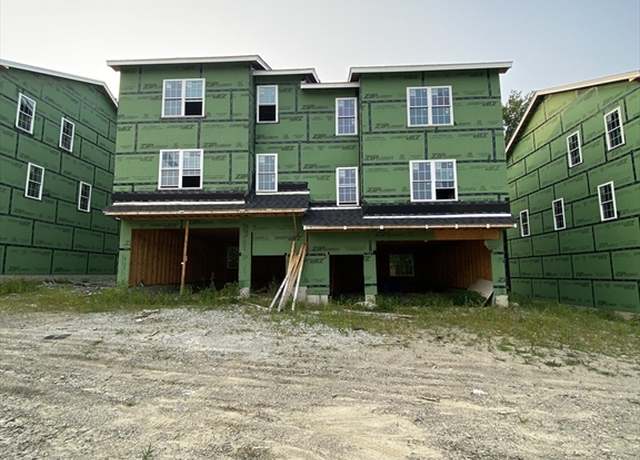 Property at 47R Yarnie Unit 2A, Worcester, MA 01602, 3 beds, 1.5 baths