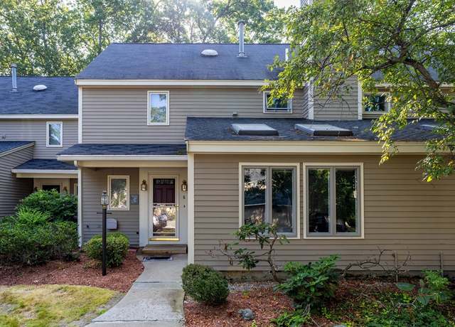 Property at 8 Iris Way #8, Haverhill, MA 01830, 2 beds, 2.5 baths