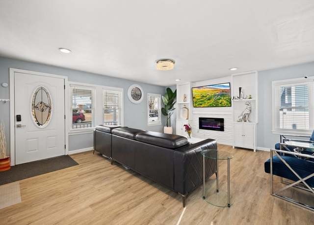 Property at 227 Myrtle St, Rockland, MA 02370, 3 beds, 3 baths