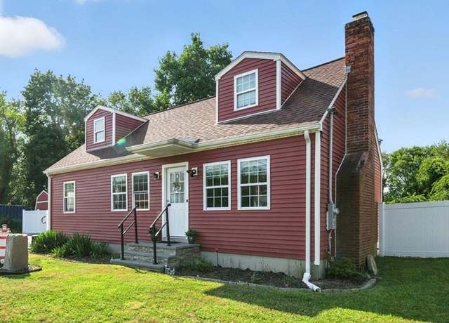 Property at 144 Willard Ave, Seekonk, MA 02771, 3 beds, 2 baths