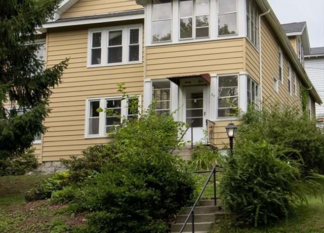 Property at 34 Morningside Rd, Worcester, MA 01602, 6 beds, 2 baths